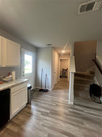 2904 Moore Avenue Avenue, Bay City, TX 77414