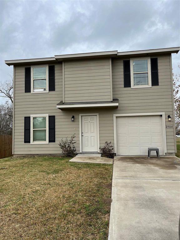 2904 Moore Avenue Avenue, Bay City, TX 77414