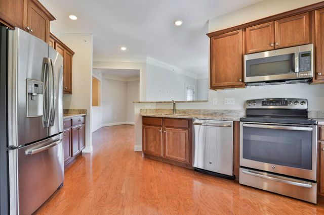 10 Braemoor Woods Rd Apt 401, Salem, NH 03079