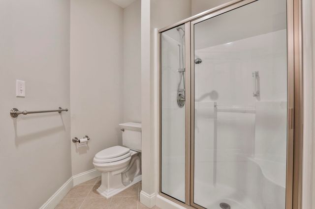 10 Braemoor Woods Rd Apt 401, Salem, NH 03079