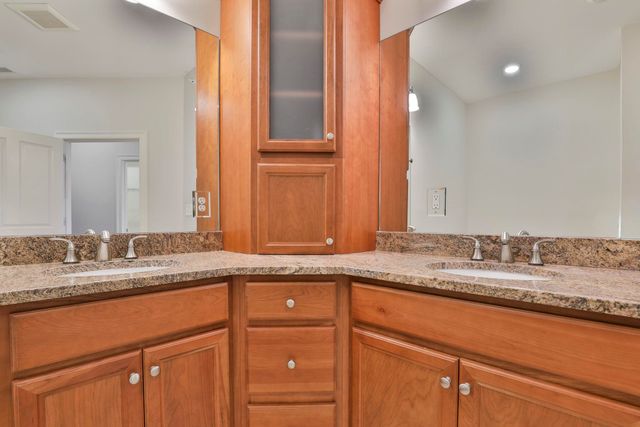 10 Braemoor Woods Rd Apt 401, Salem, NH 03079