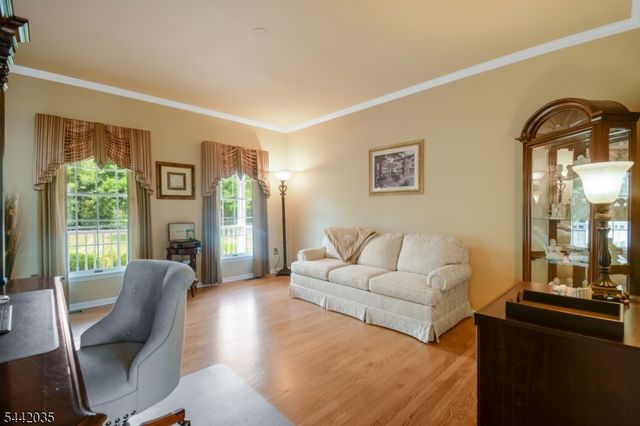 23 Deer Path, Hillsborough Twp., NJ 08844