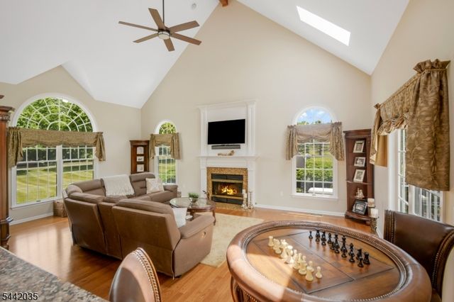 23 Deer Path, Hillsborough Twp., NJ 08844