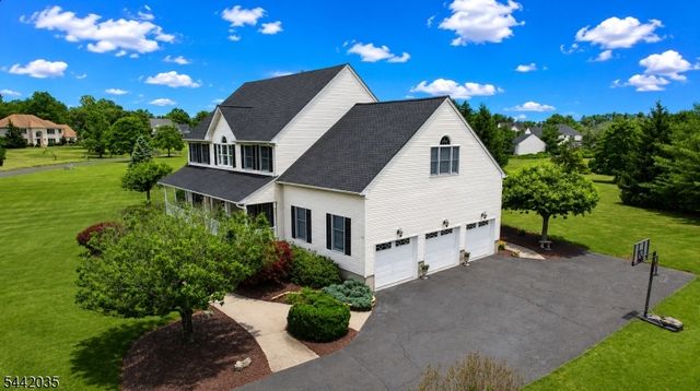 23 Deer Path, Hillsborough Twp., NJ 08844