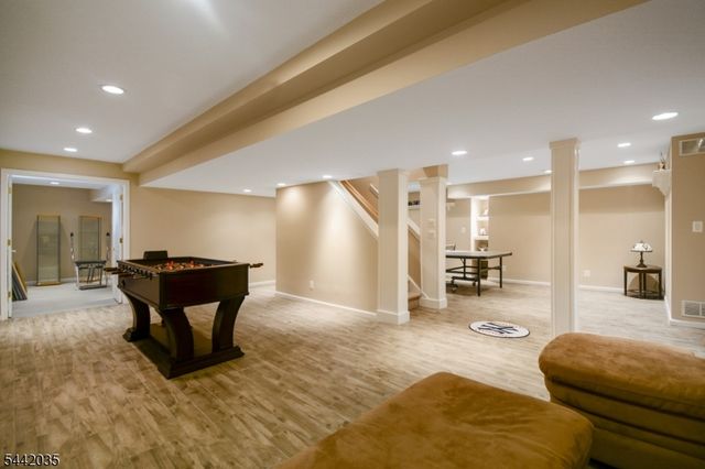 23 Deer Path, Hillsborough Twp., NJ 08844