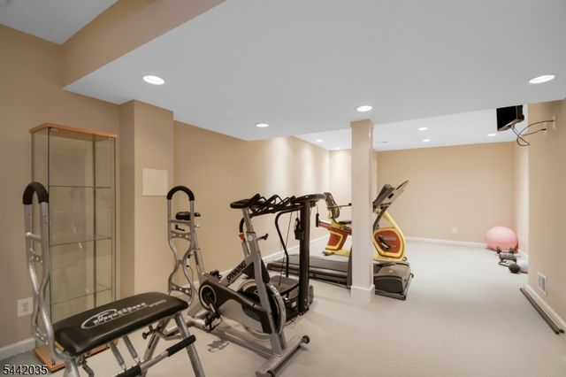 23 Deer Path, Hillsborough Twp., NJ 08844