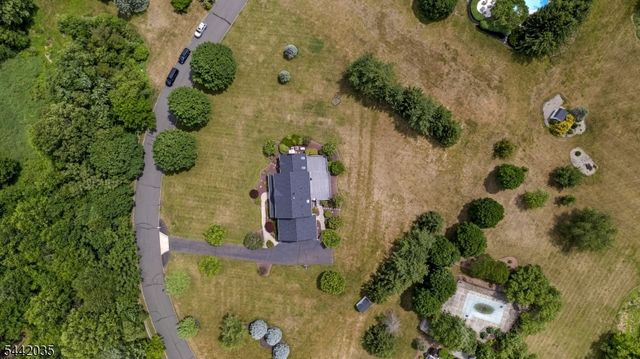 23 Deer Path, Hillsborough Twp., NJ 08844