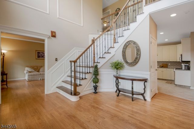 23 Deer Path, Hillsborough Twp., NJ 08844