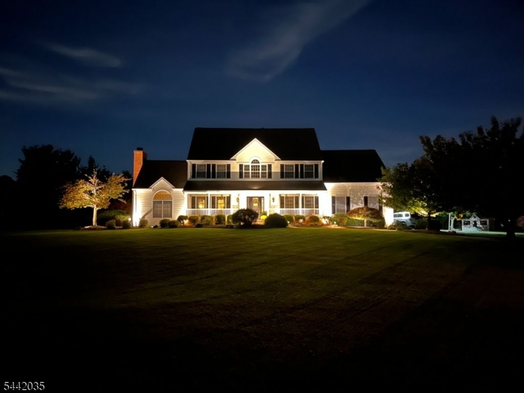 23 Deer Path, Hillsborough Twp., NJ 08844