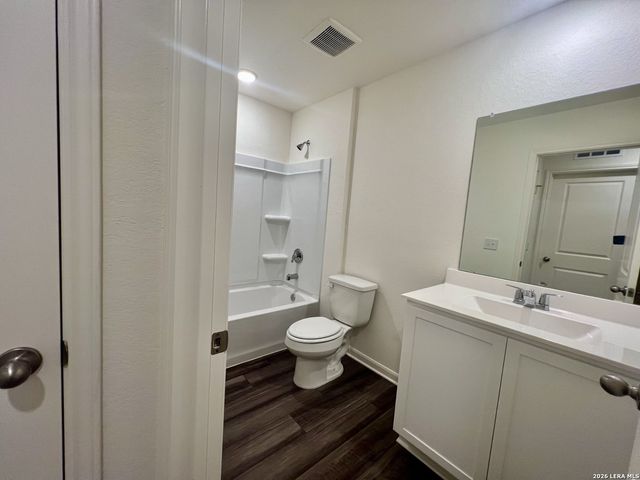 803 Dark Lark, Adkins, TX 78101
