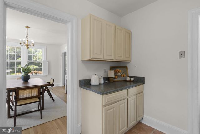 202 WARDOUR DR, Annapolis, MD 21401