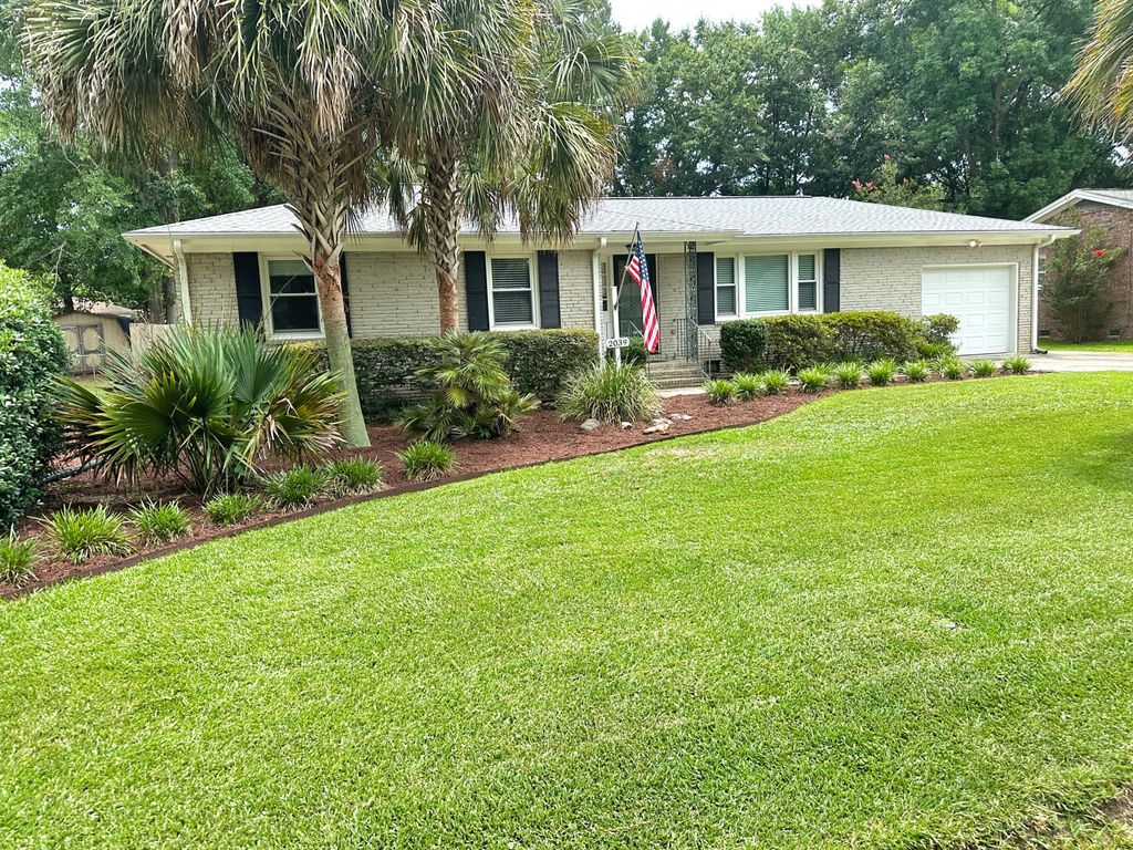 2039 Bishop Drive, Charleston, SC 29414