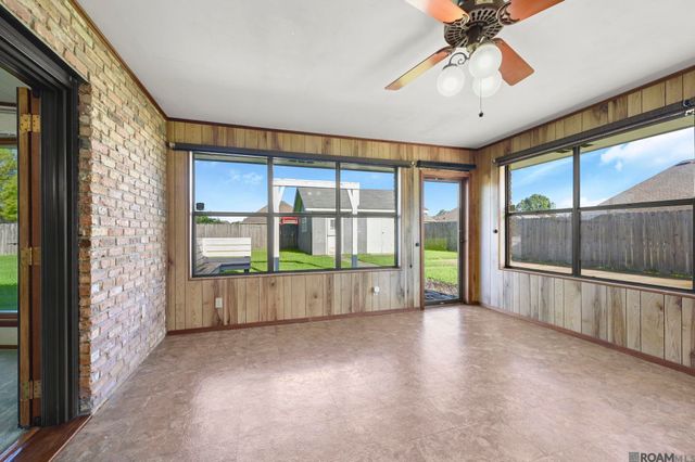 5215 Gloria St, Zachary, LA 70791