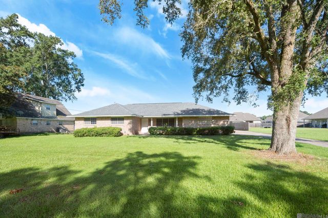 5215 Gloria St, Zachary, LA 70791