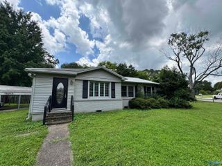 3801 Price Road, Huntsville, AL 35805