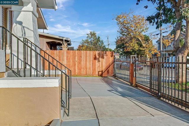 2027 83Rd Ave, Oakland, CA 94621