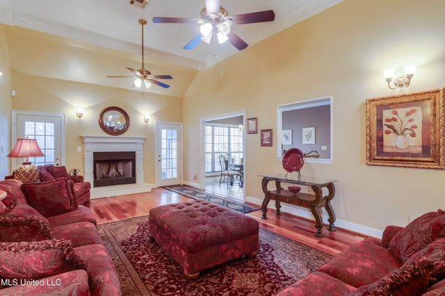 11827 River Estates Circle, Biloxi, MS 39532