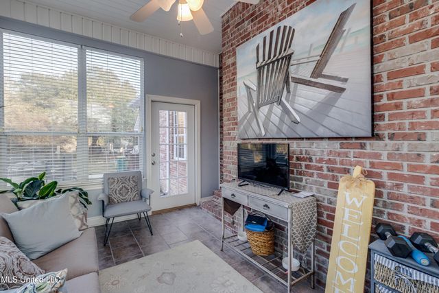 11827 River Estates Circle, Biloxi, MS 39532