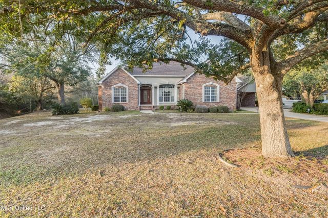 11827 River Estates Circle, Biloxi, MS 39532