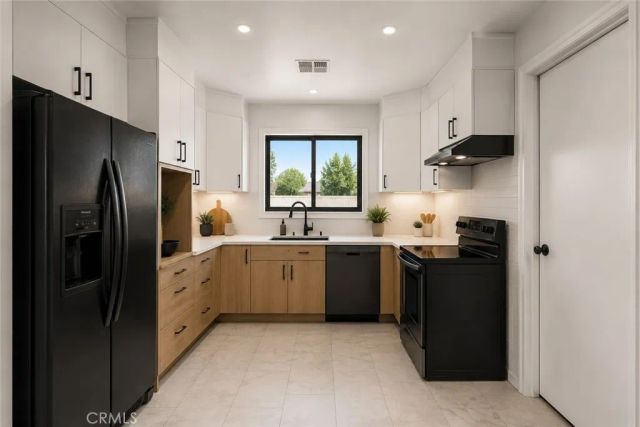 2804 Pomona, Bakersfield, CA 93305