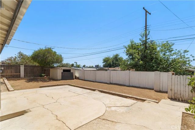 2804 Pomona, Bakersfield, CA 93305