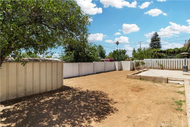 2804 Pomona, Bakersfield, CA 93305