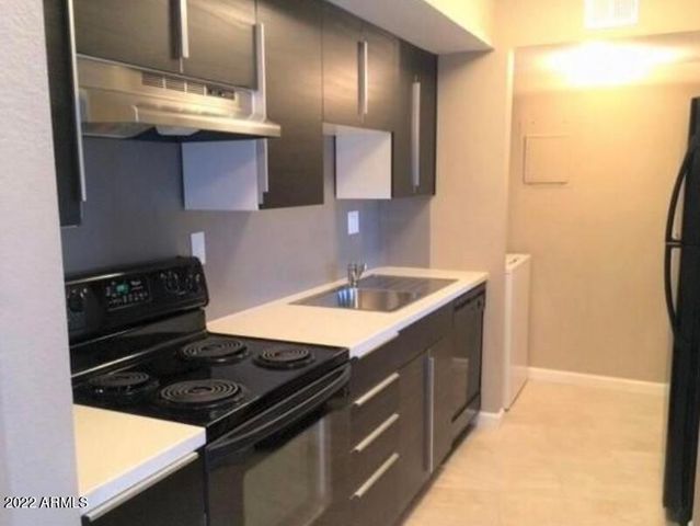 6122 W Morten Avenue, Glendale, AZ 85301