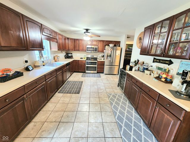 152 Davis Drive, Whiteland, IN 46184