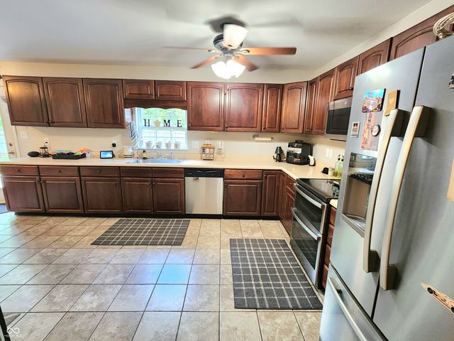 152 Davis Drive, Whiteland, IN 46184