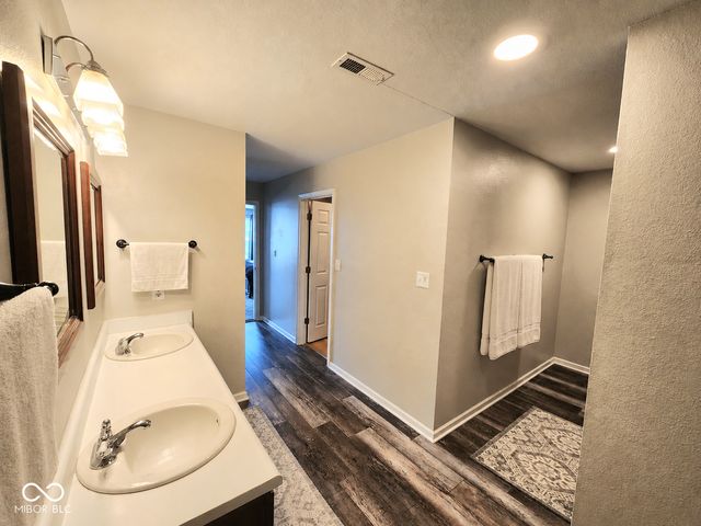 152 Davis Drive, Whiteland, IN 46184