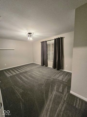 152 Davis Drive, Whiteland, IN 46184