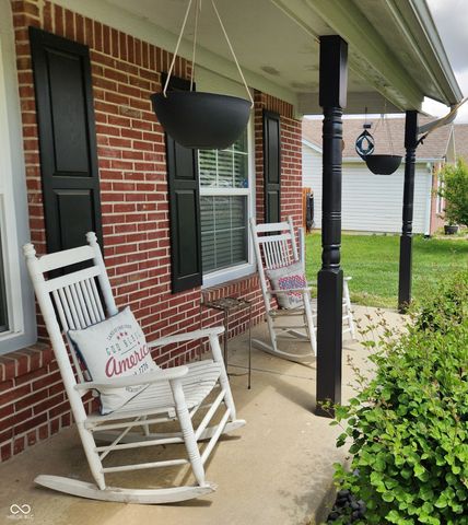 152 Davis Drive, Whiteland, IN 46184