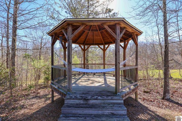 282 Vista Dr, Gilbertsville, KY 42044