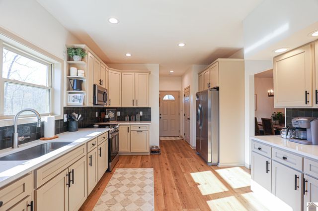 282 Vista Dr, Gilbertsville, KY 42044