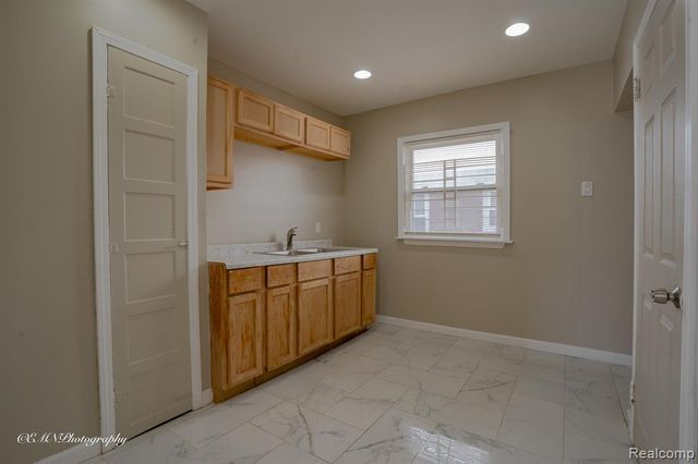 15005 Steel Street, Detroit, MI 48227