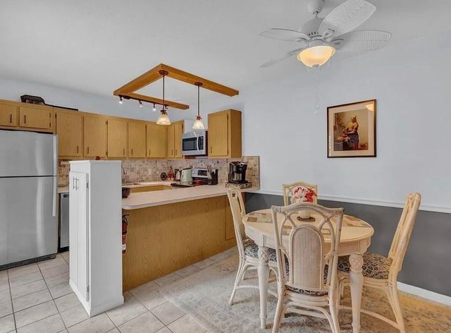 1166 6th Avenue B8, Vero Beach, FL 32960