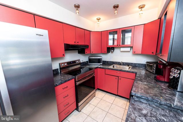 6 CHELMSFORD CT, Marlton, NJ 08053