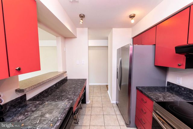 6 CHELMSFORD CT, Marlton, NJ 08053