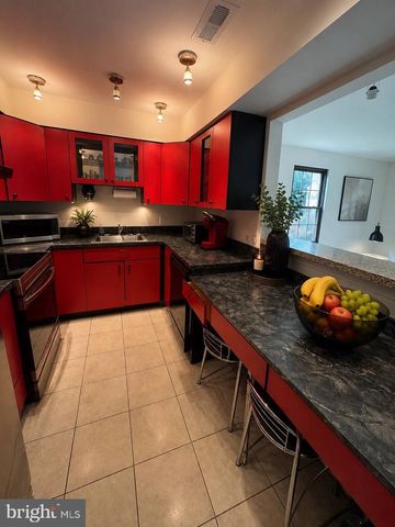 6 CHELMSFORD CT, Marlton, NJ 08053