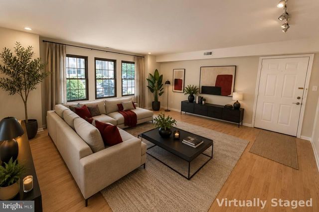 6 CHELMSFORD CT, Marlton, NJ 08053