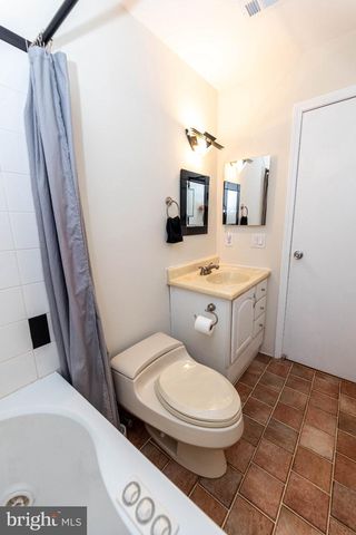 6 CHELMSFORD CT, Marlton, NJ 08053