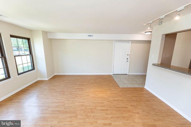 6 CHELMSFORD CT, Marlton, NJ 08053