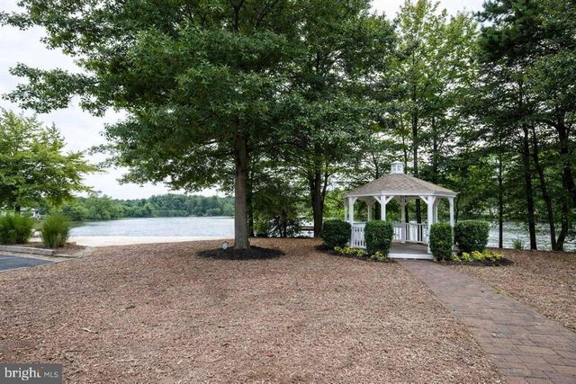 6 CHELMSFORD CT, Marlton, NJ 08053