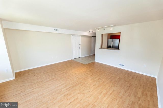 6 CHELMSFORD CT, Marlton, NJ 08053