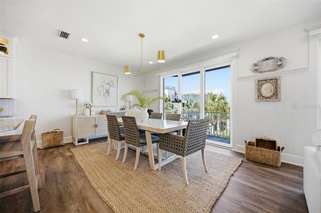 3014 AVENUE E, Bradenton Beach, FL 34217