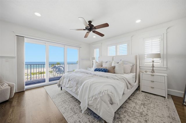 3014 AVENUE E, Bradenton Beach, FL 34217