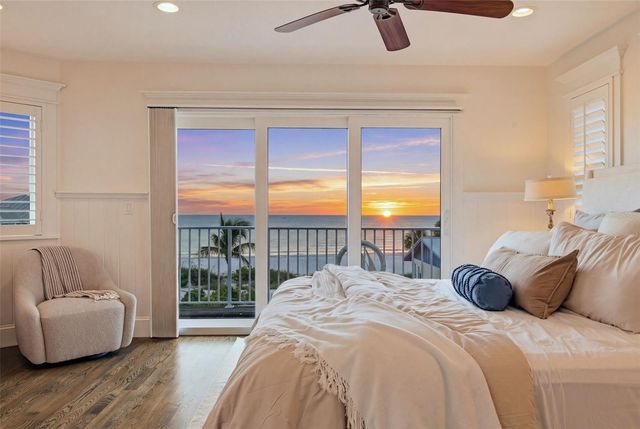3014 AVENUE E, Bradenton Beach, FL 34217