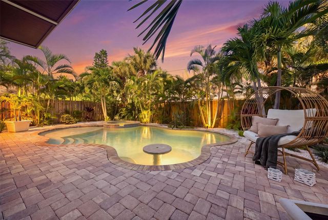 3014 AVENUE E, Bradenton Beach, FL 34217