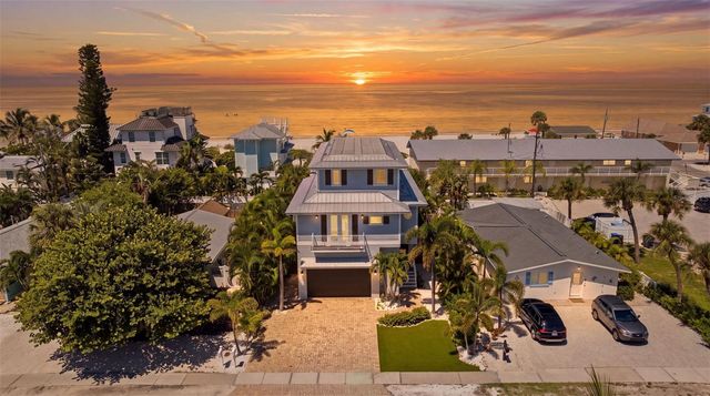 3014 AVENUE E, Bradenton Beach, FL 34217