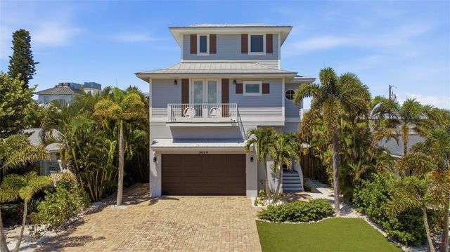 3014 AVENUE E, Bradenton Beach, FL 34217